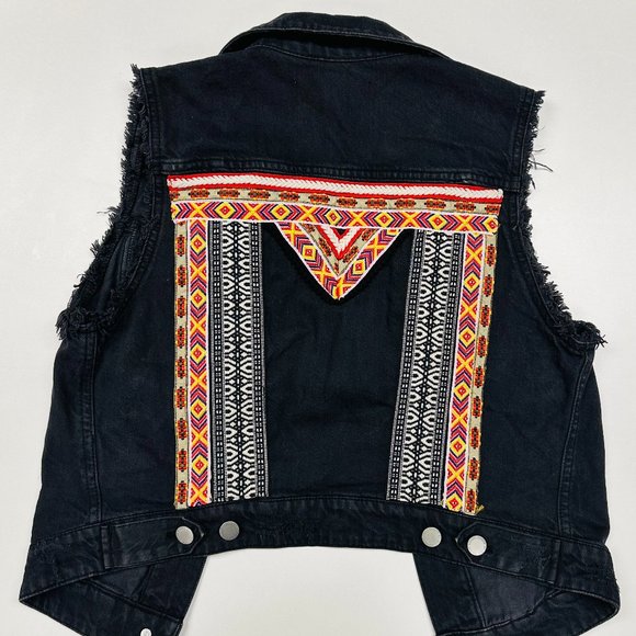 H&M Coachella Collection Embroidered Black Denim Vest EUC size 8 - Picture 3 of 11